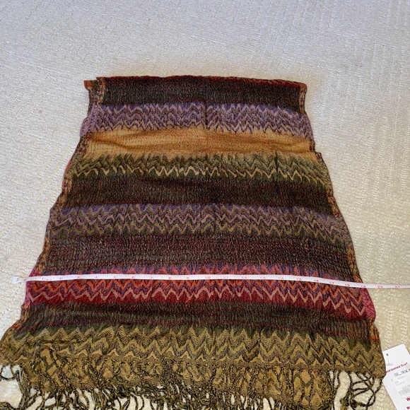 Cupcake International Hand-Loomed Wool Sca… - Picture 9 of 15